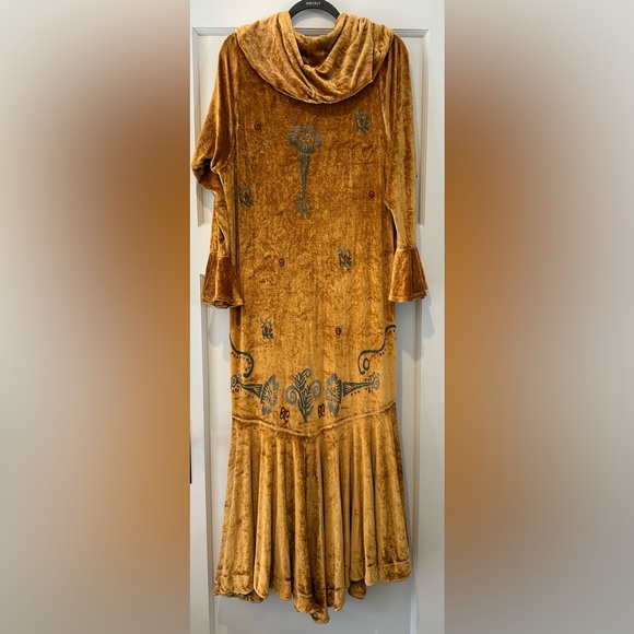 Blue Fish Vintage Golden Velvet Coat - Picture 2 of 14